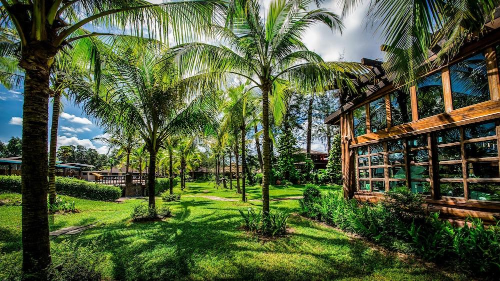 Naiyang Park Resort - Sha Extra Plus Nai Yang Exterior foto